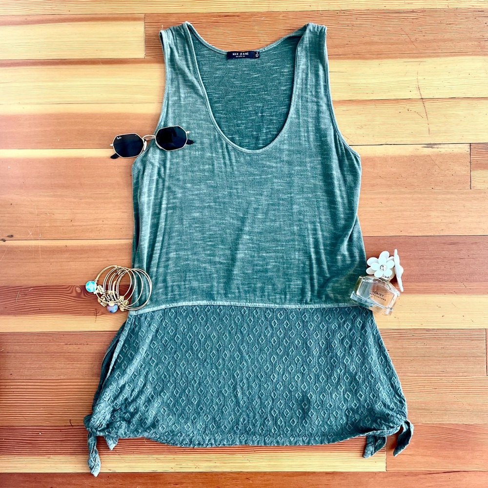 Green tie tank, size S. Oversized fits like M.